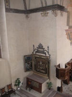 kostelec_chapel_walls.jpg